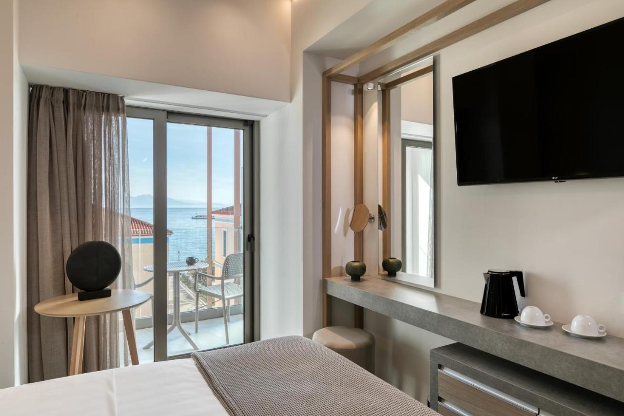 Hotel & 4*