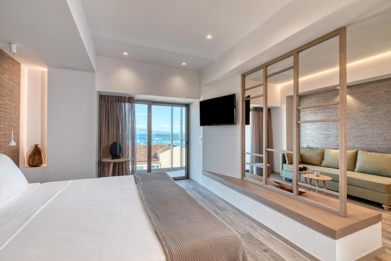 Hotel & 4*